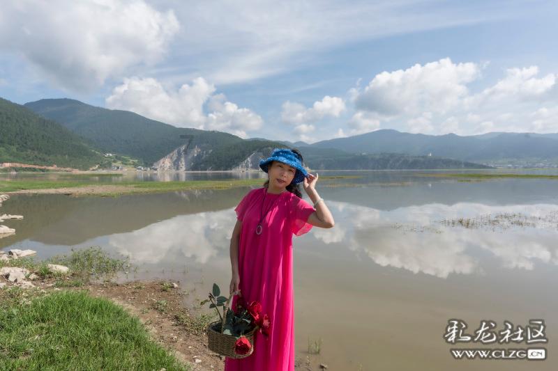 认识一个女的，她总是笑嘻嘻的。但是下一秒会突然翻脸说要把我拉黑，说我细节上哪里让她不愉快了？
